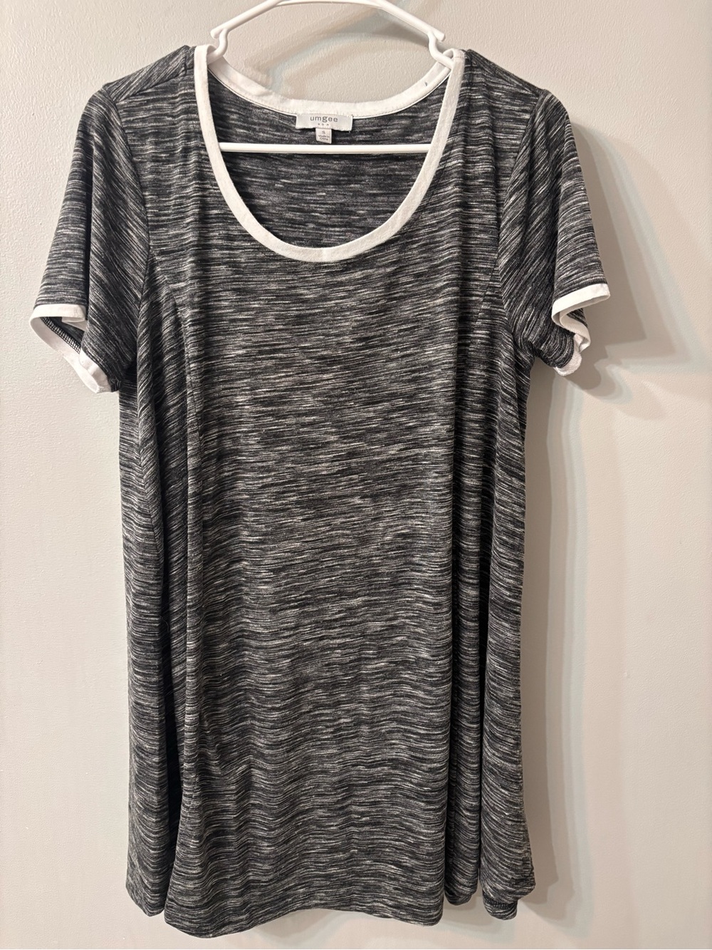 Umgee Black Heather Short Sleeve Scoop Neck Tee dress with White Trim